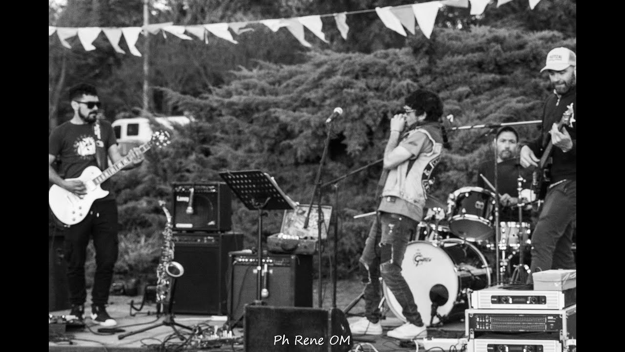 bulldozer band blues, Voy a hacer las pases con vos.