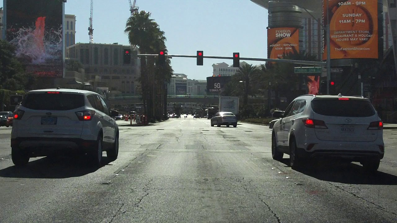 Las Vegas Boulevard (Las Vegas Strip) southbound (Part 2/4)