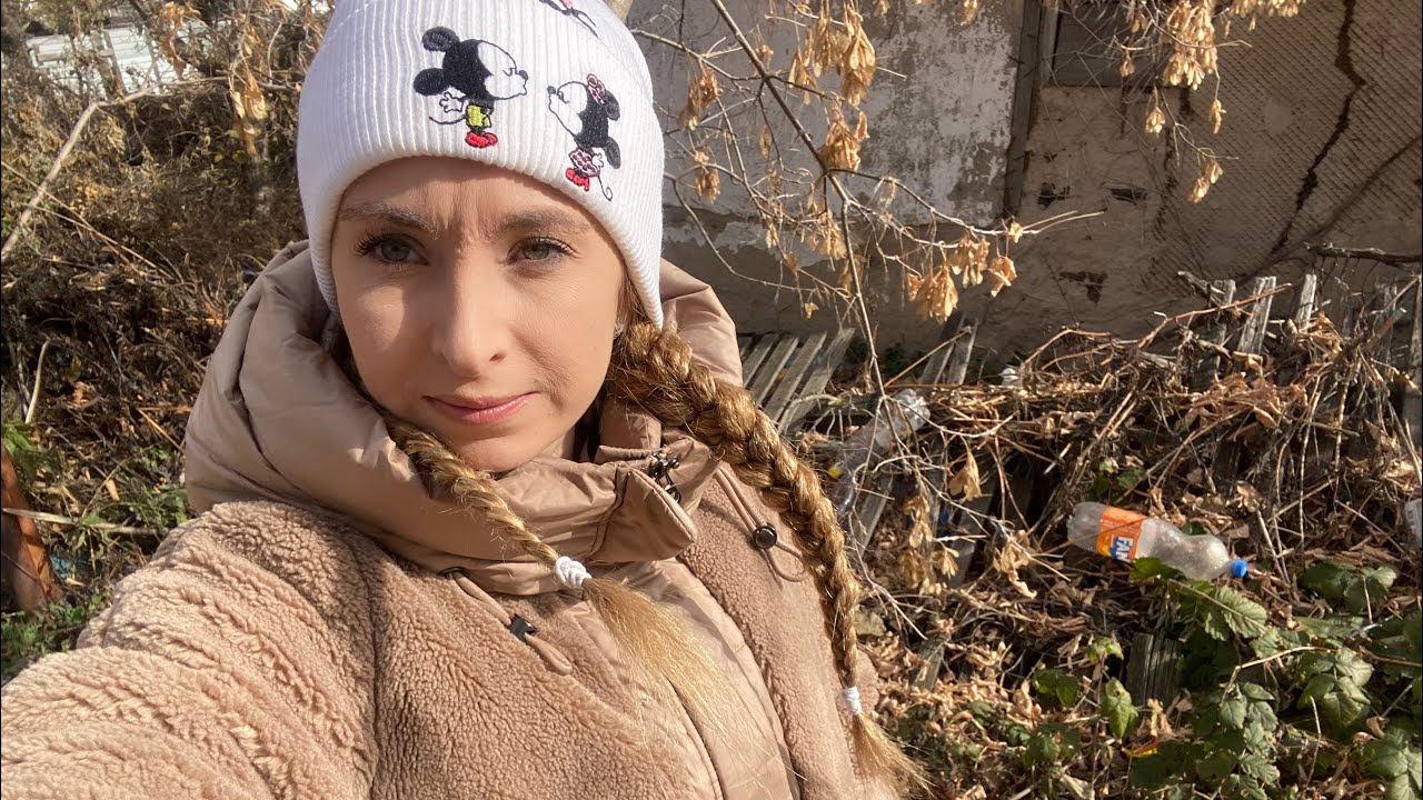 Моя заброшенная дача. Растопила первый раз печку на даче. Подготовка огорода к зиме. Чай. #дача 