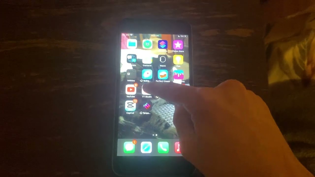 Deleting YouTube and YouTube Studio from my iPhone 6s Plus since they will stop working pretty soon 