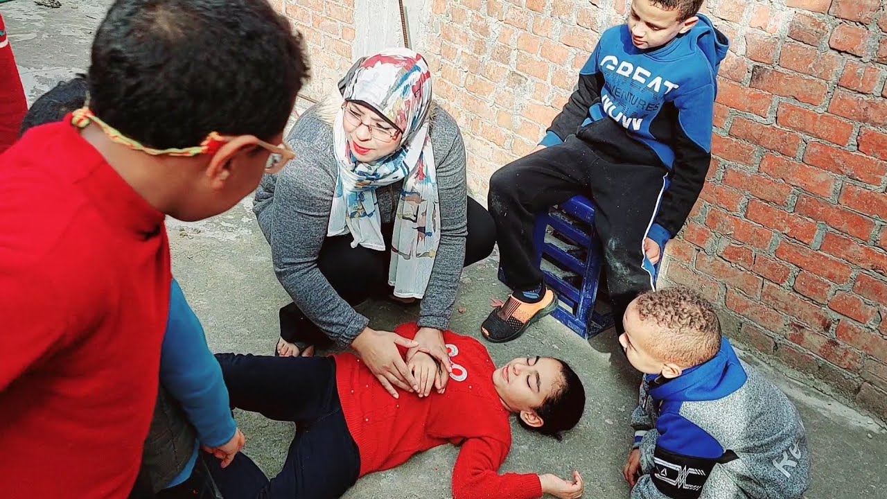 أم تطلب من بنتها الصيام-شوف حصل ايه؟