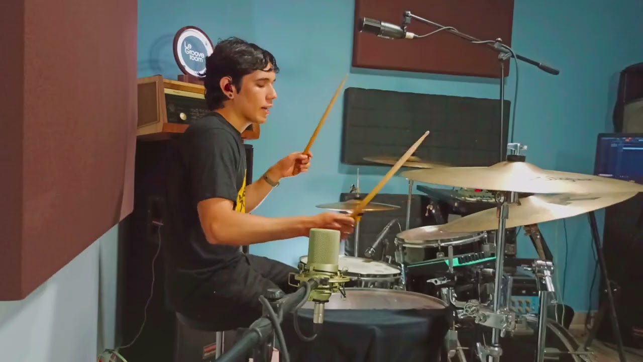 Soda Stereo - En La Ciudad De La Furia [MVV] (Drum Cover)
