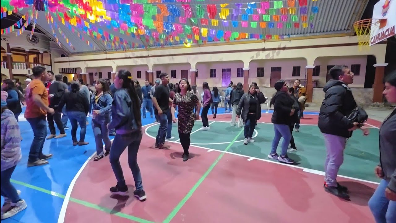 Baile en San Francisco Cahuacua solar de vega Oaxaca México 
