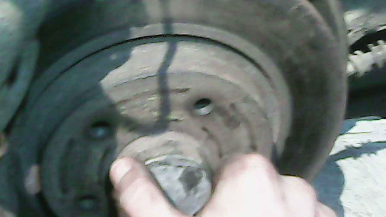 Заклинило Цилиндр ручника . Рено Кенгу 2011 год 1,5 дси- Экспресс 2. Renault Kangu.