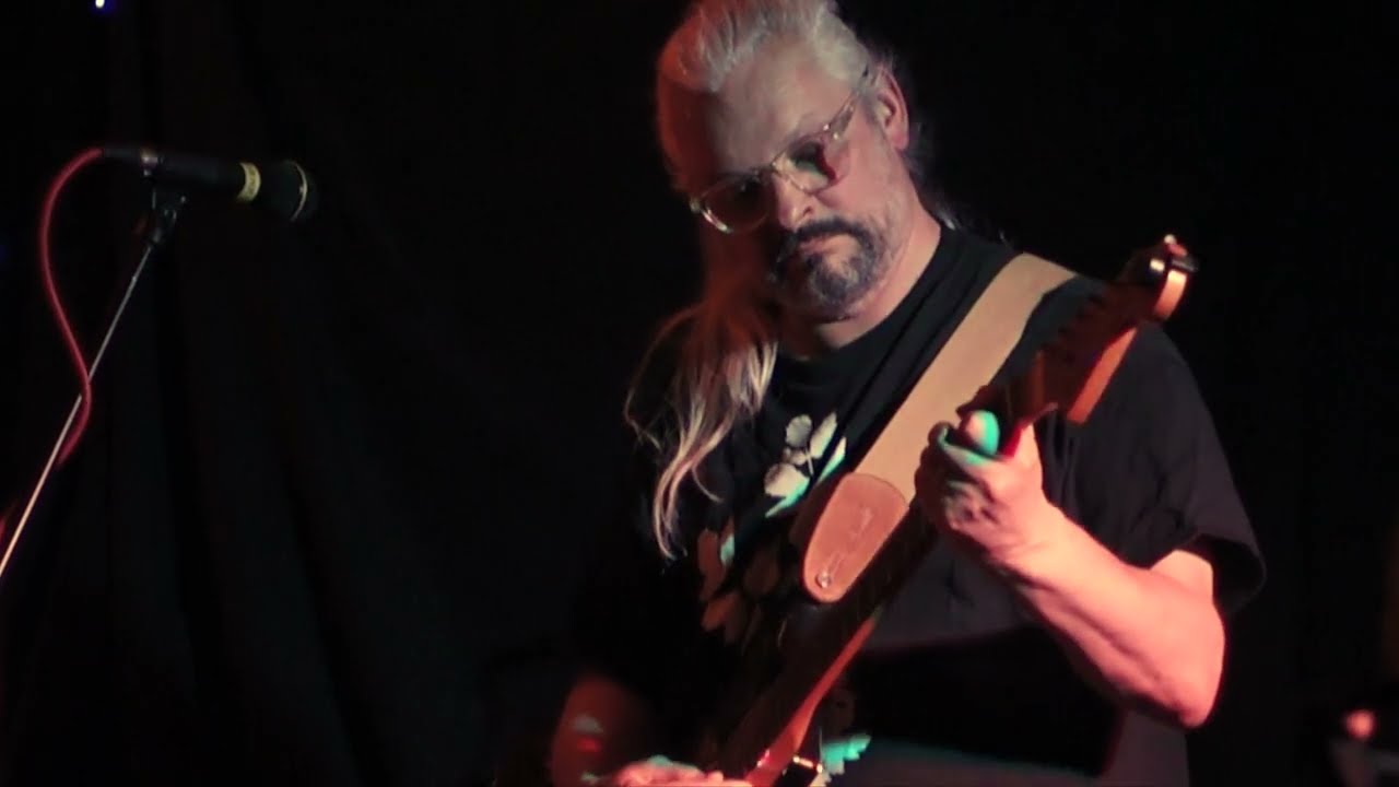 Caught On Camera: Robert Dallas Gray performs 'Come Home' live