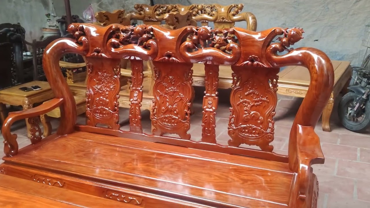 Bộ ghế gỗ lim cột 12 bàn đôn có ngăn kéo giá giảm còn 19.5 triệu