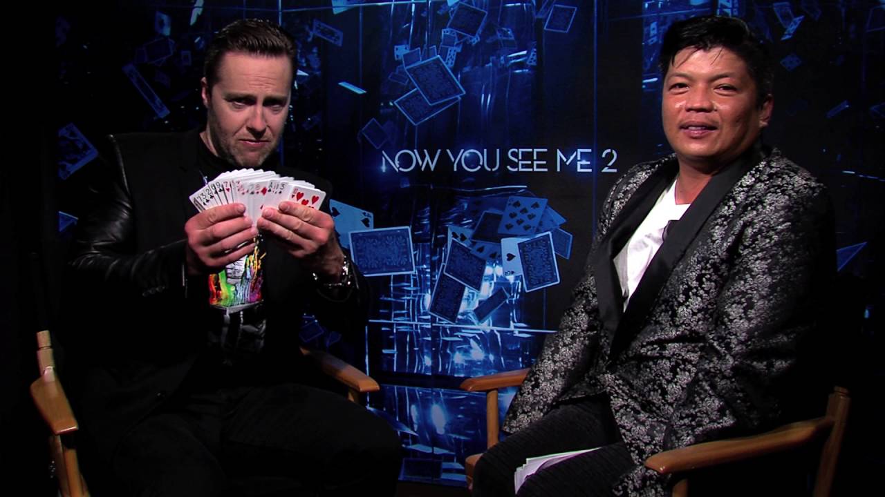 Magician Keith Barry from NOW YOU SEE ME 2 Performs Tricks!