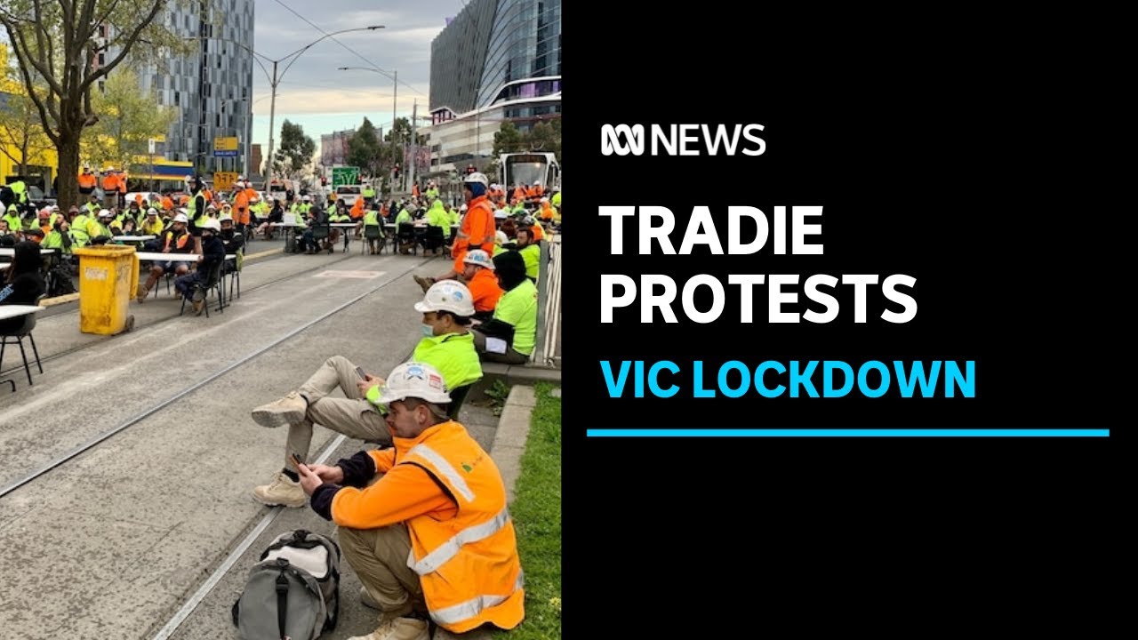 Victoria's tradies block CBD in lunch-break COVID protest | ABC News