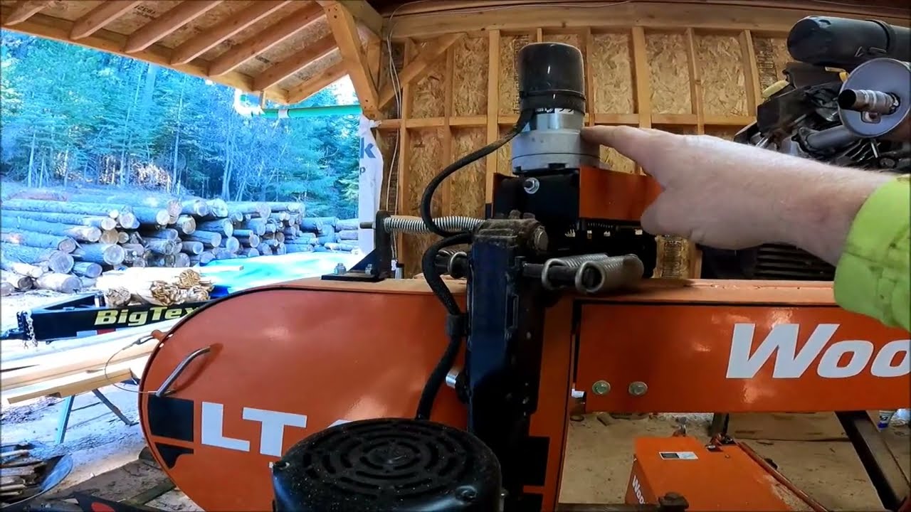 Operating the Woodmizer Debarker on the LT40 Wide
