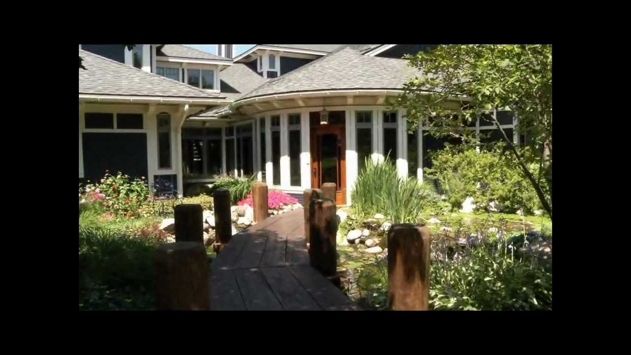 Charlevoix Boathouse