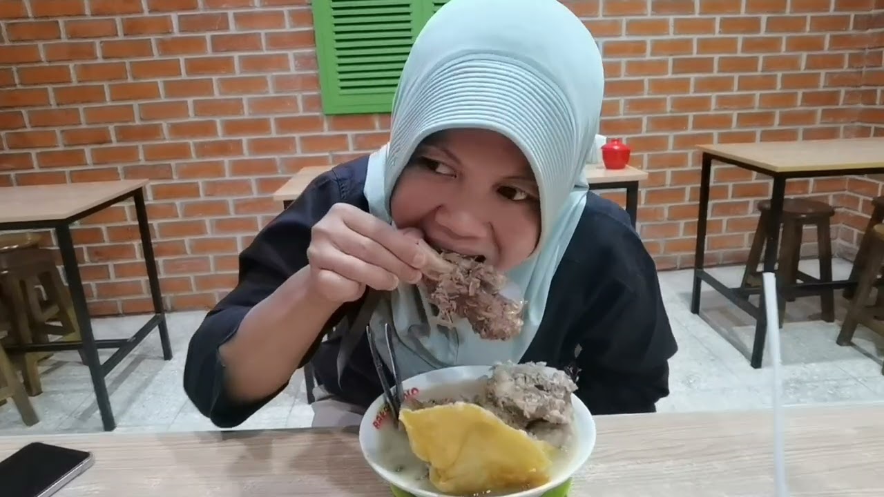 RICKY ISTRI KU MAKAN BAKSO IGA SAMRAT TGL: 26-12-2025