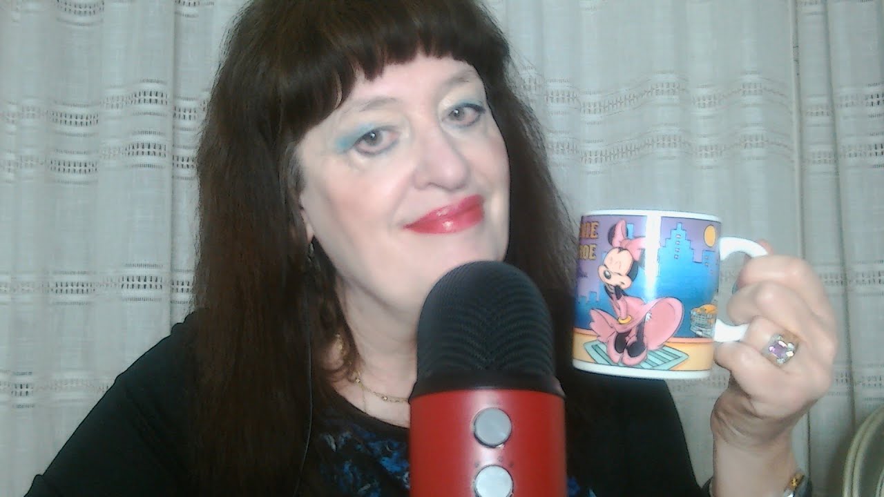 ASMR ITA- TAPPING ON OLD MUGS