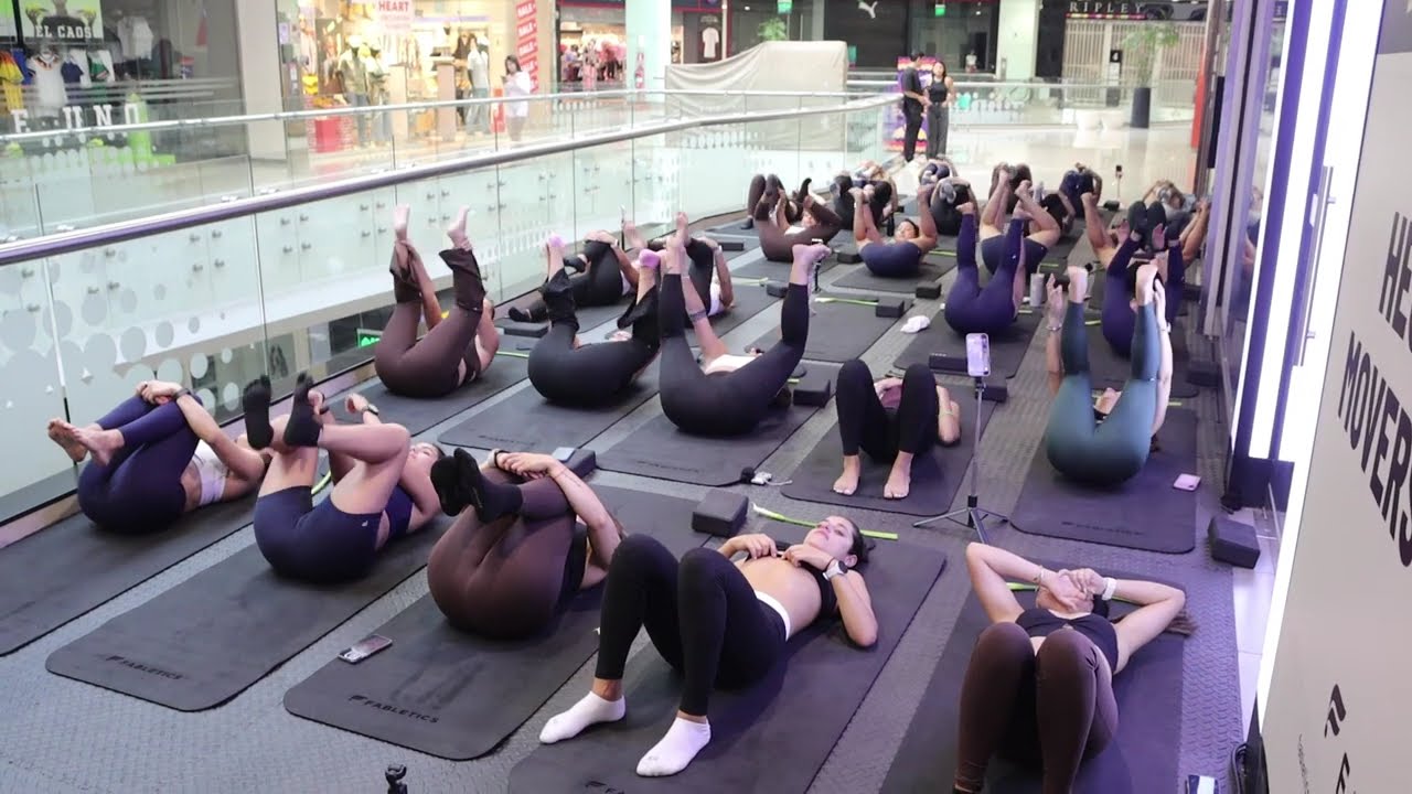🧘‍♀️ Posturas Clave para una RELAJACIÓN Profunda: Domina el Bebé Feliz y Shavasana ✨