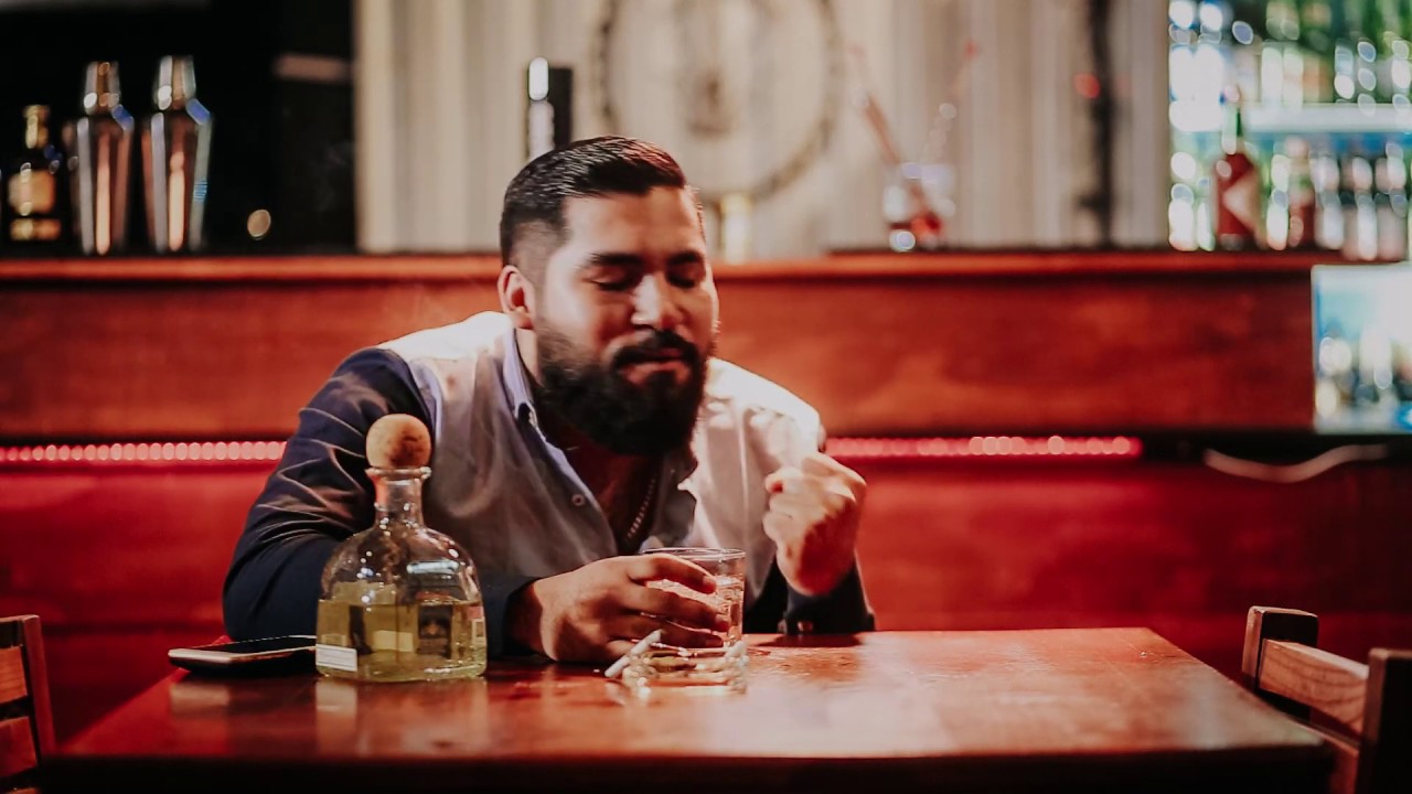 A trav&eacute;s del vaso - Estilo RG (V&iacute;deo Ofical) (2018)