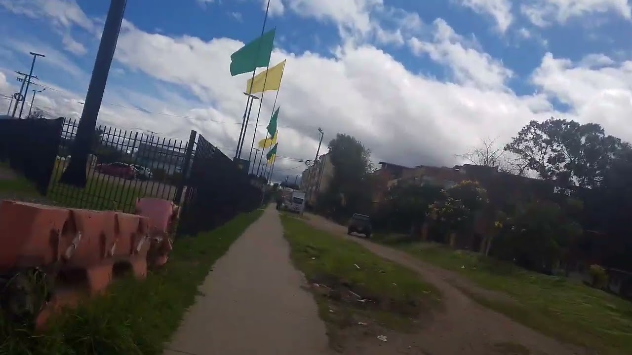 Recorrido en bici por los alrededores de Tramonte Living de la calle 183 al norte de Bogotá.