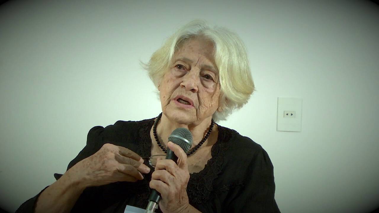 ADÉLIA PRADO EM PERDÕES - MG
