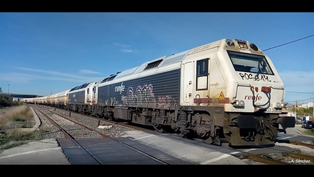 Trenes en Murcia #9# - 333 con cisternas saliendo de Murcia-Cargas 11-2-21