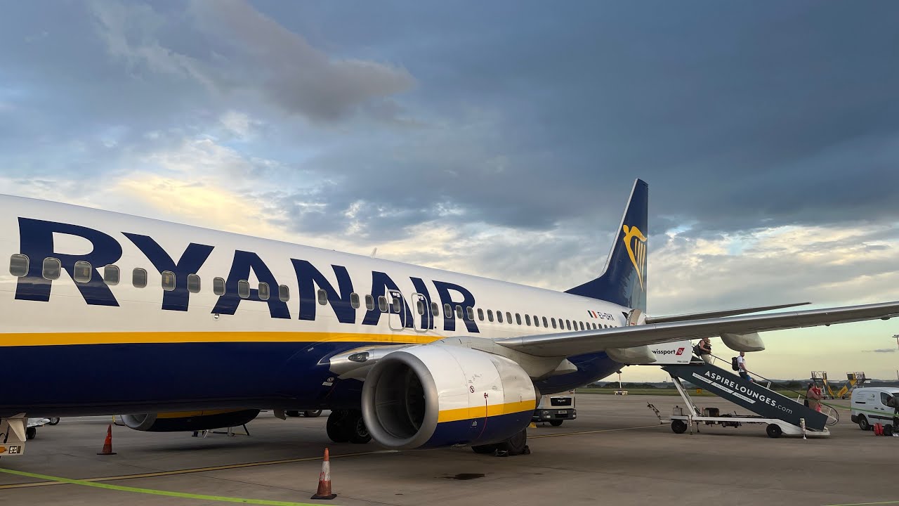 RYANAIR SUNSET LANDING IN LIVERPOOL! | EI-DHX | TTP