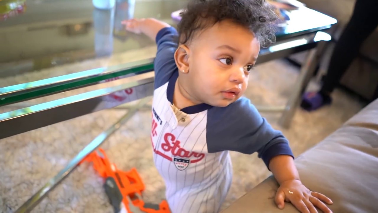 KYRIE'S WALKING WITHOUT HELP | THE PRINCE FAMILY