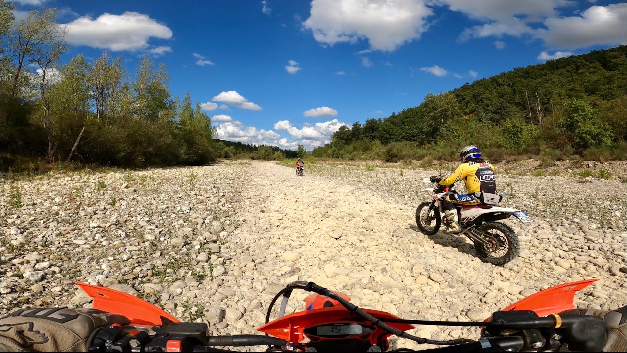 Enduro toscana - tracciando percorsi tra boschi e torrenti  - Beta X-Trainer - Sessantauri - 4K