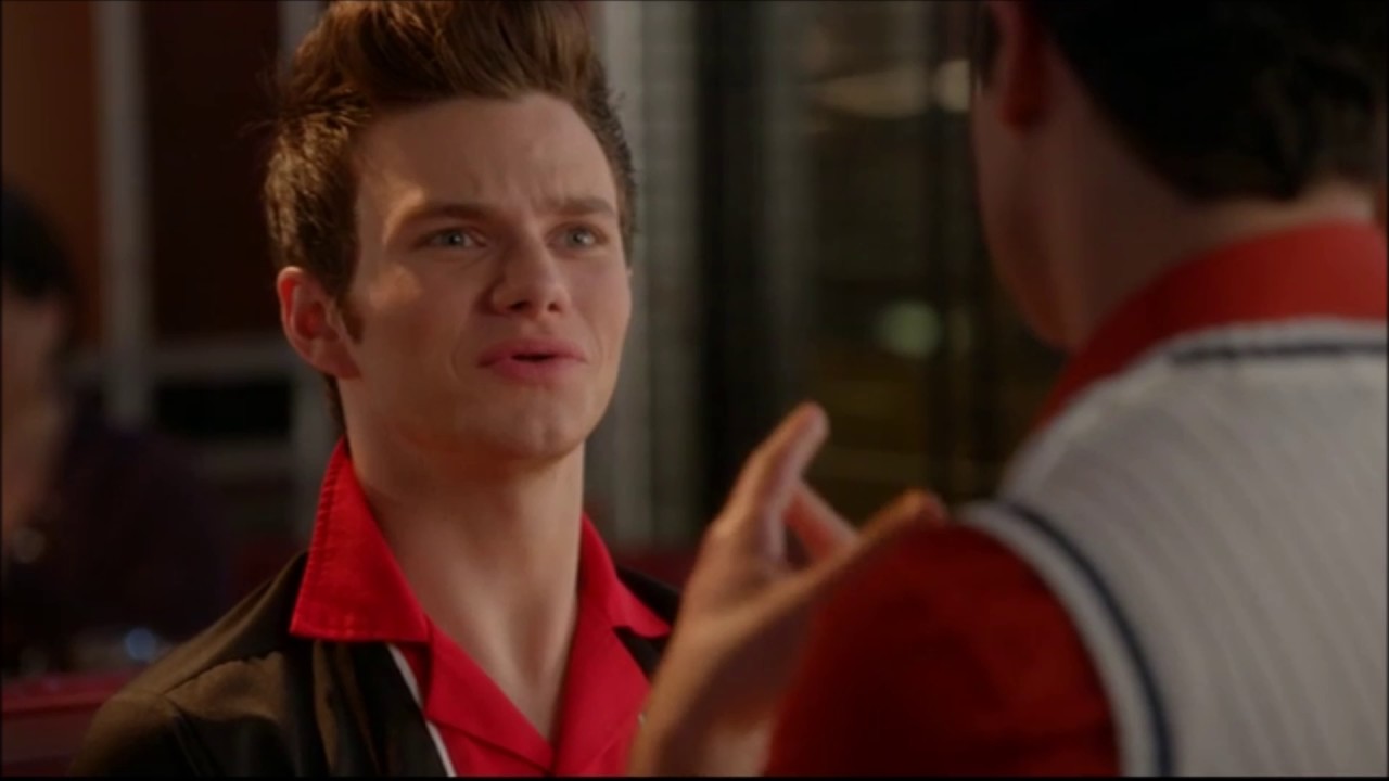 Glee - Kurt asks Blaine to sing at the Spotlight diner 5x06