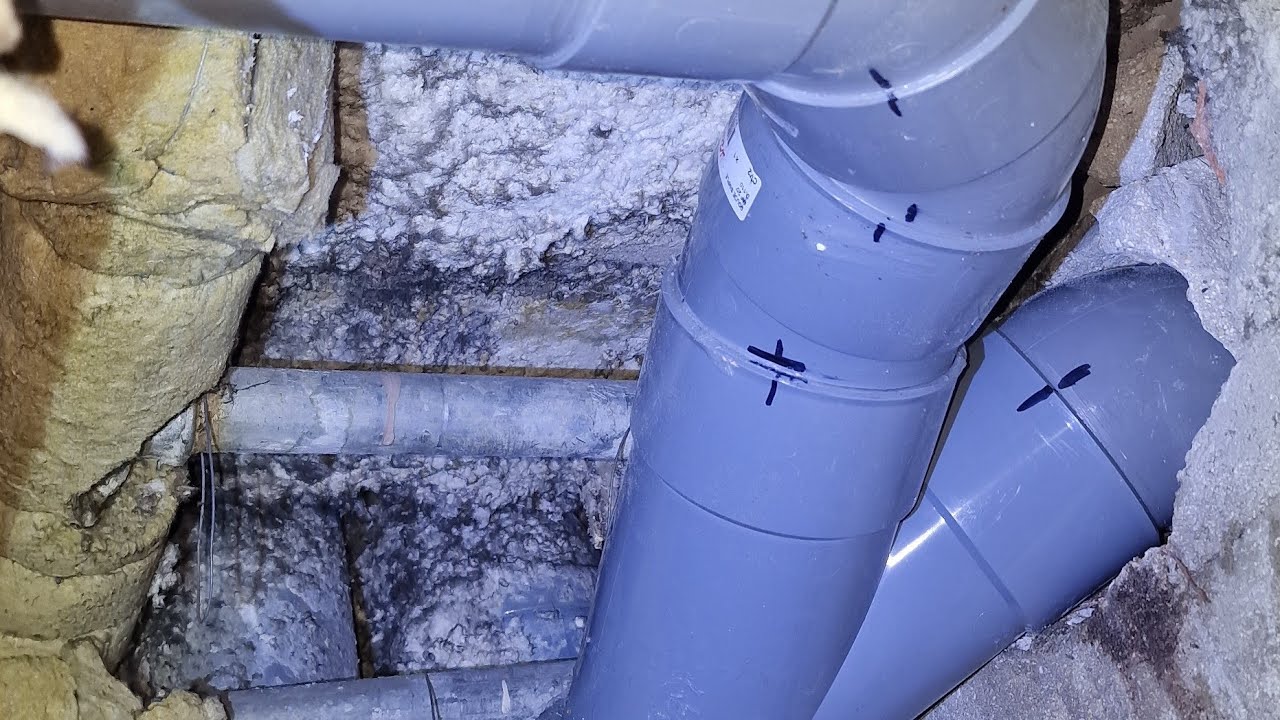 Réparation de #fuitedeau sur collecteur EU EV EP pvc 110 #plomberie @Sanslimite 