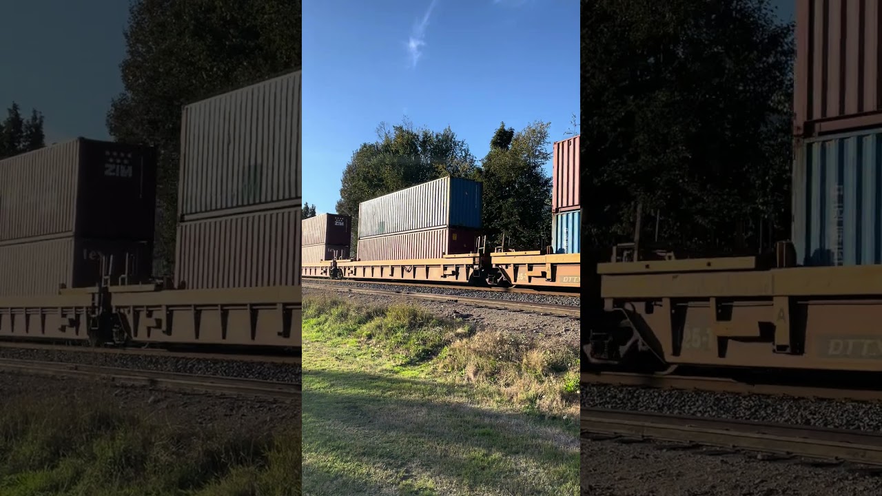 CN ET44AC intermodal train Agassiz BC October 6, 2025 Part 2