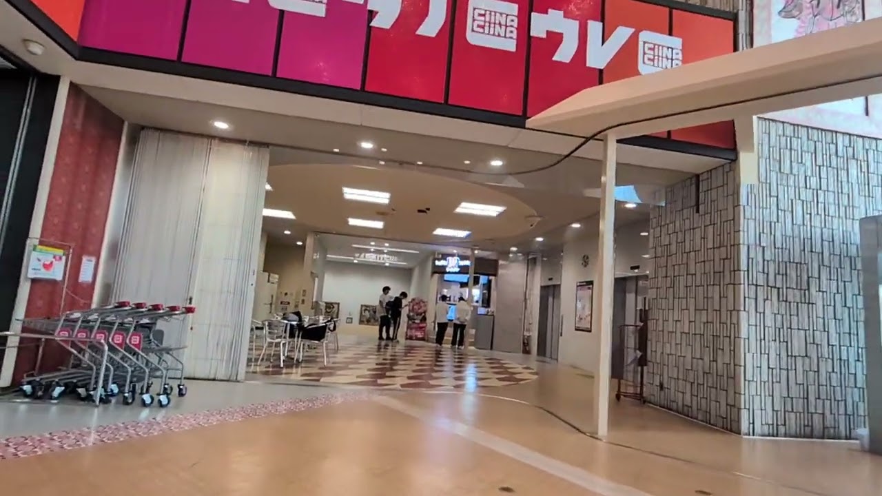 ロピア 弘前店　エレベーター