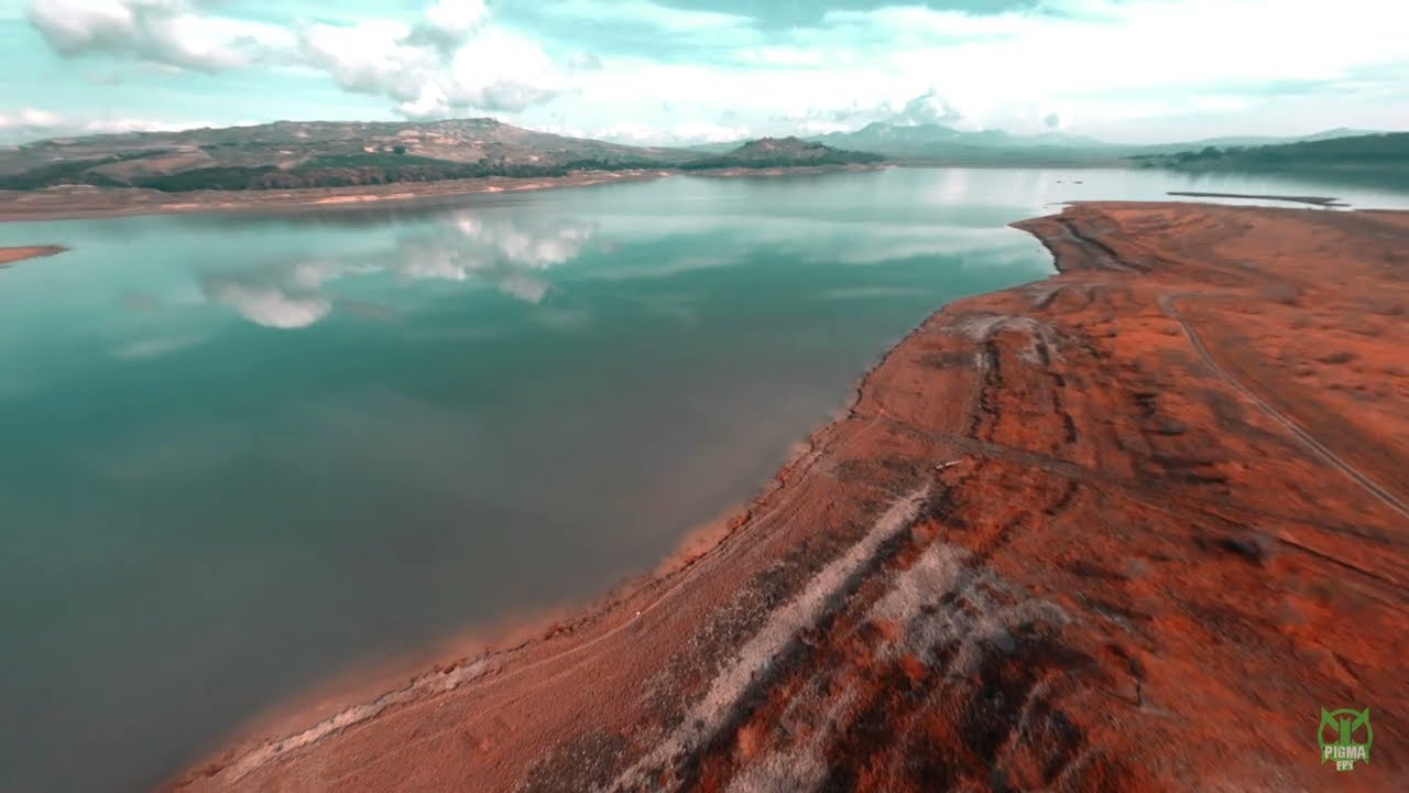 Sicilia in FPV. Lago di Ogliastro (4K)