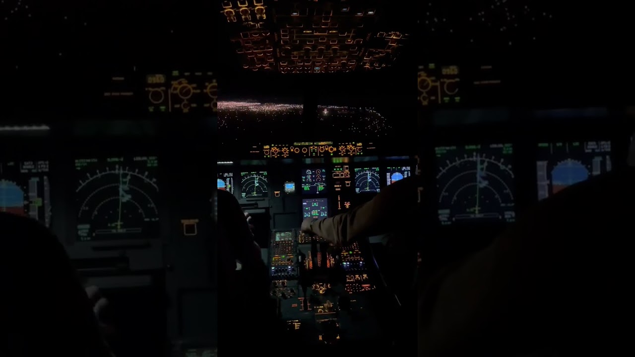 Full Flight Simulator Training Airbus 320 #airbus #cockpit