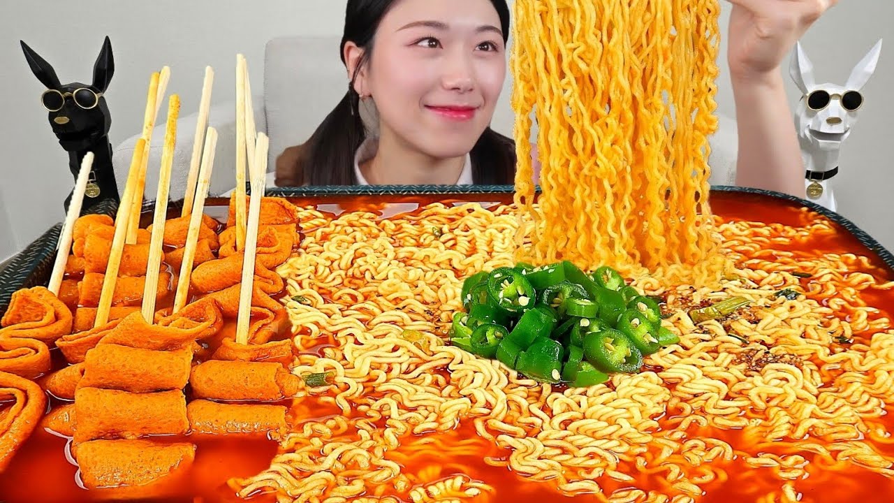 ASMR 비오니까 칼칼하게 매운어묵 넣은 매운땡초라면 (마열라면) 리얼먹방 :) spicy fish cake , Spicy ramen MUKBANG