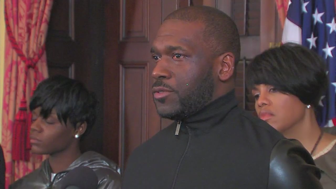 Pastor Jamal Bryant delivers powerful speech about violence at Freddie Gray protests in Baltimore