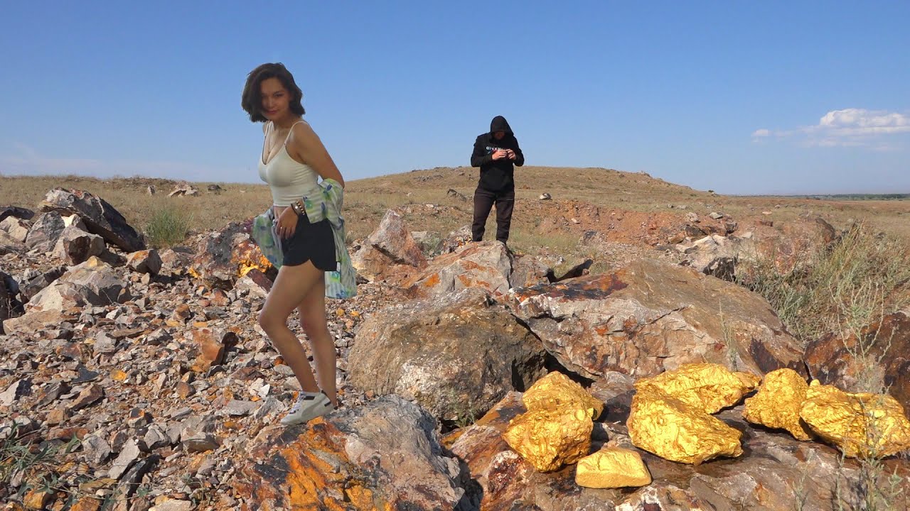Mining Huge Nuggets of Gold in the Quarry - Their Cost is Millions!