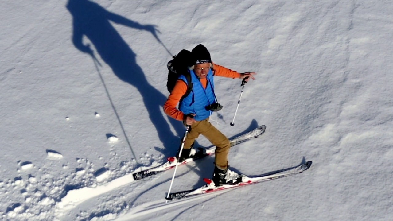 Inner-skiing in Innerkrems with 2 Jack Russell filmed by drone