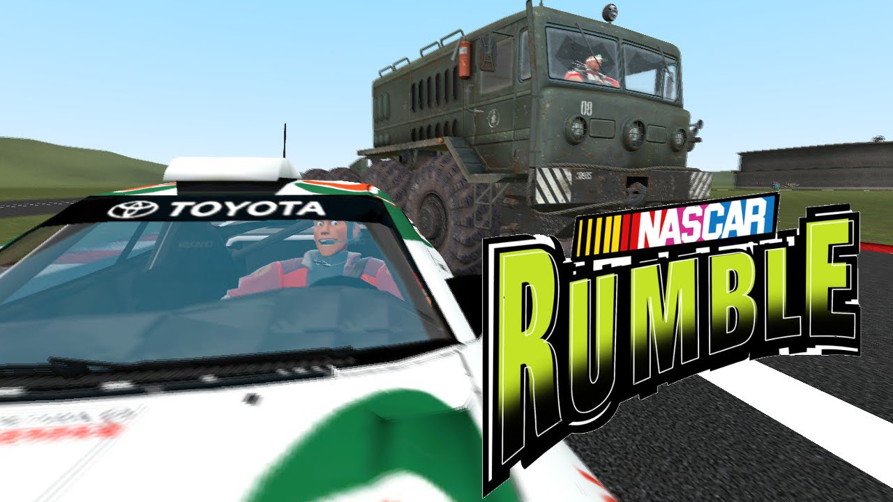Scout and Heavy plays NASCAR Rumble