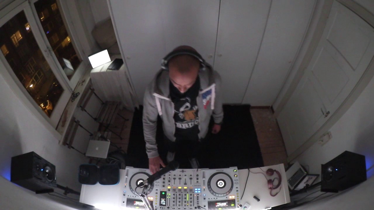 John Agesilas | 31-01-2017 | Soultronica