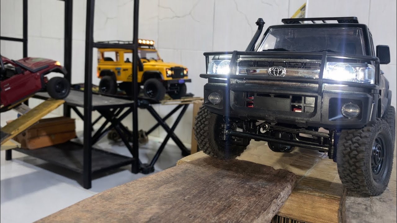 4x4 RC Climbing Challenge 🚙 | Land Cruiser MN82s vs Pajero vs Defender Obstacle Bridge Test