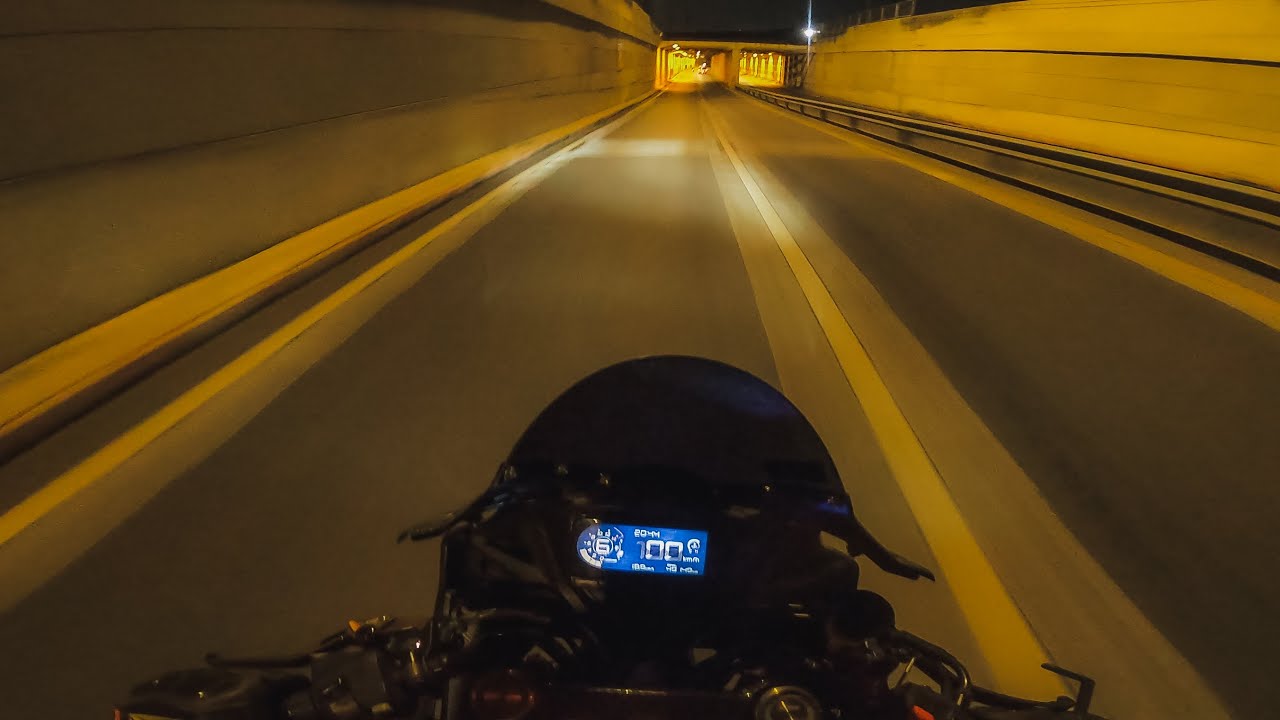 CBR650R  เข้าเมืองกรุง