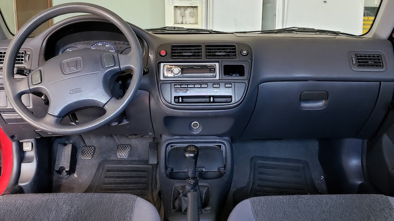 How to remove lower dash on Honda Civic 1996-2000