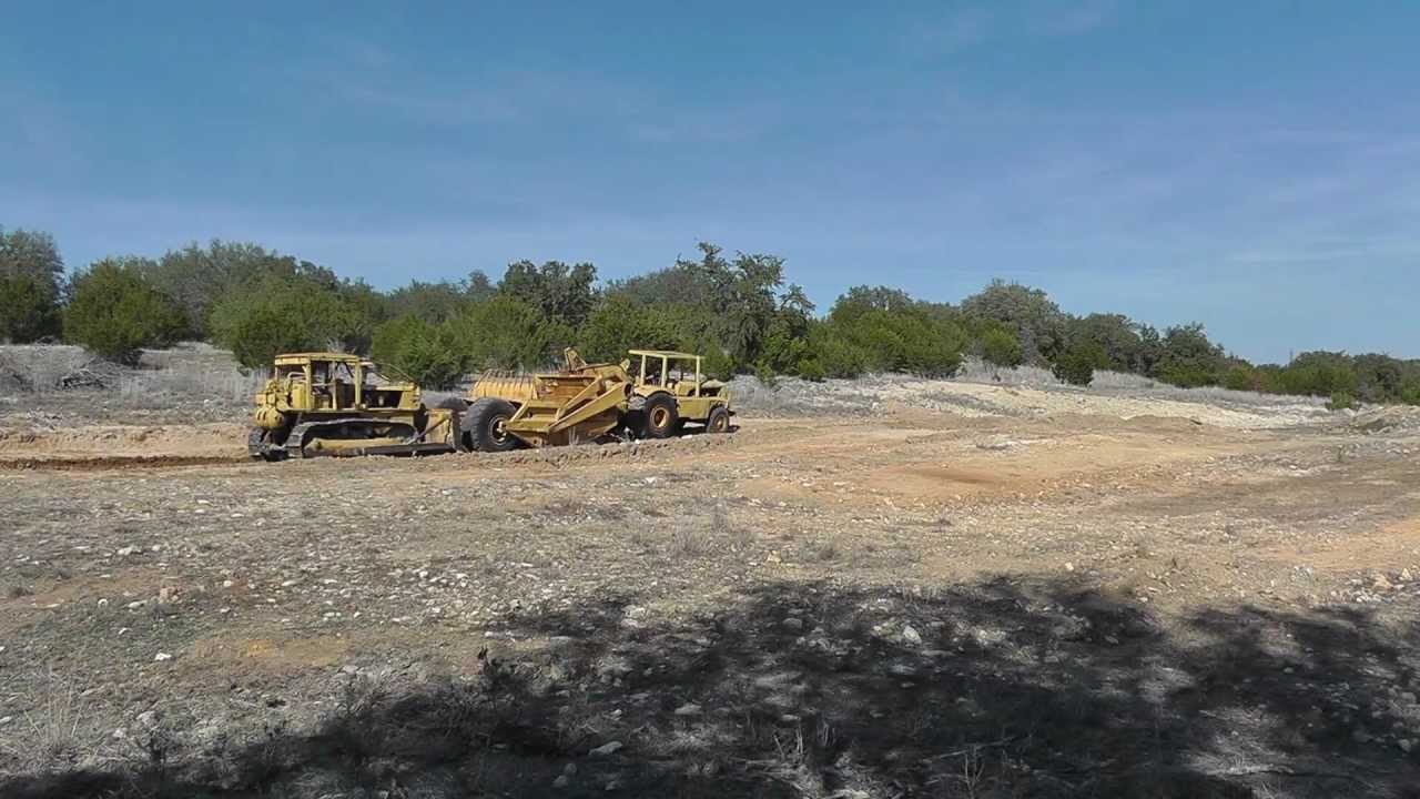 CAT D7 & DW15 Scraper Moving Dirt 2
