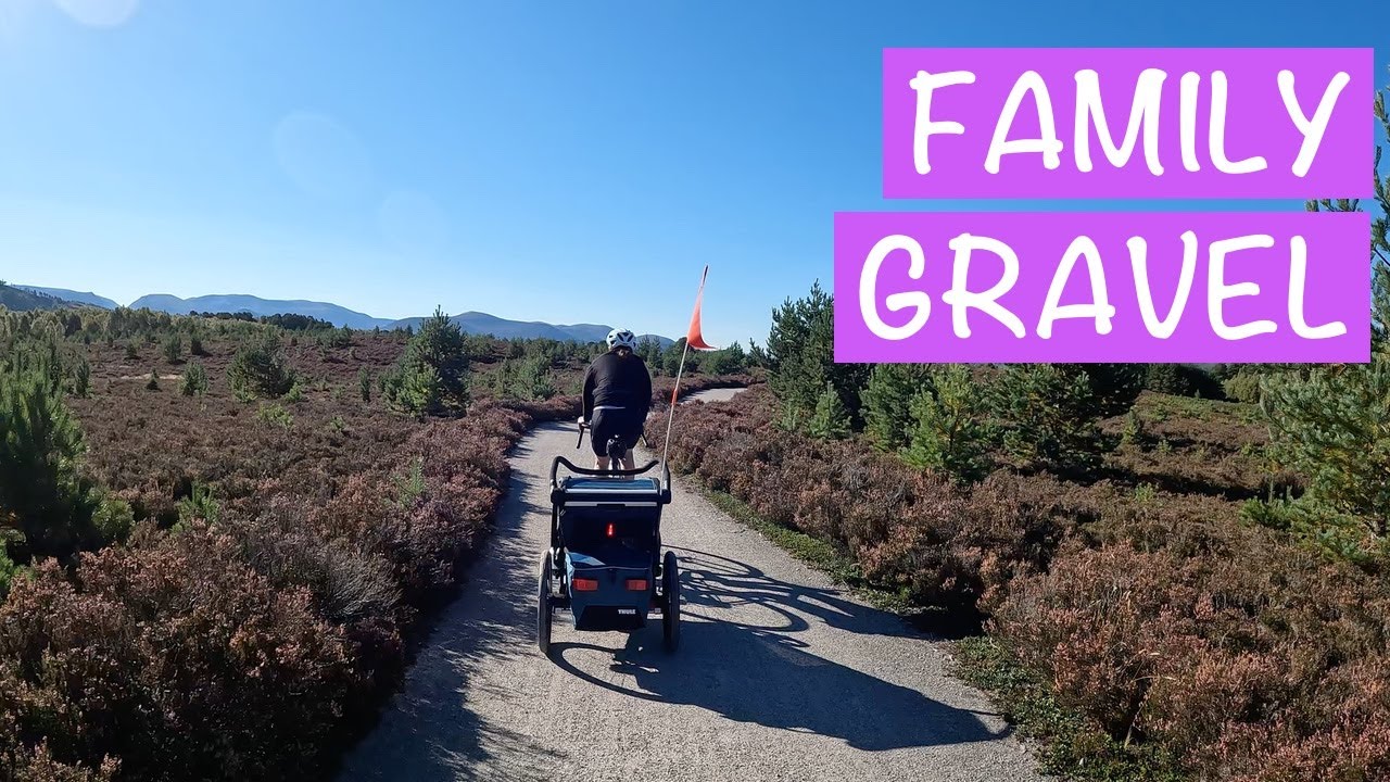 Family gravel with the Thule trailer