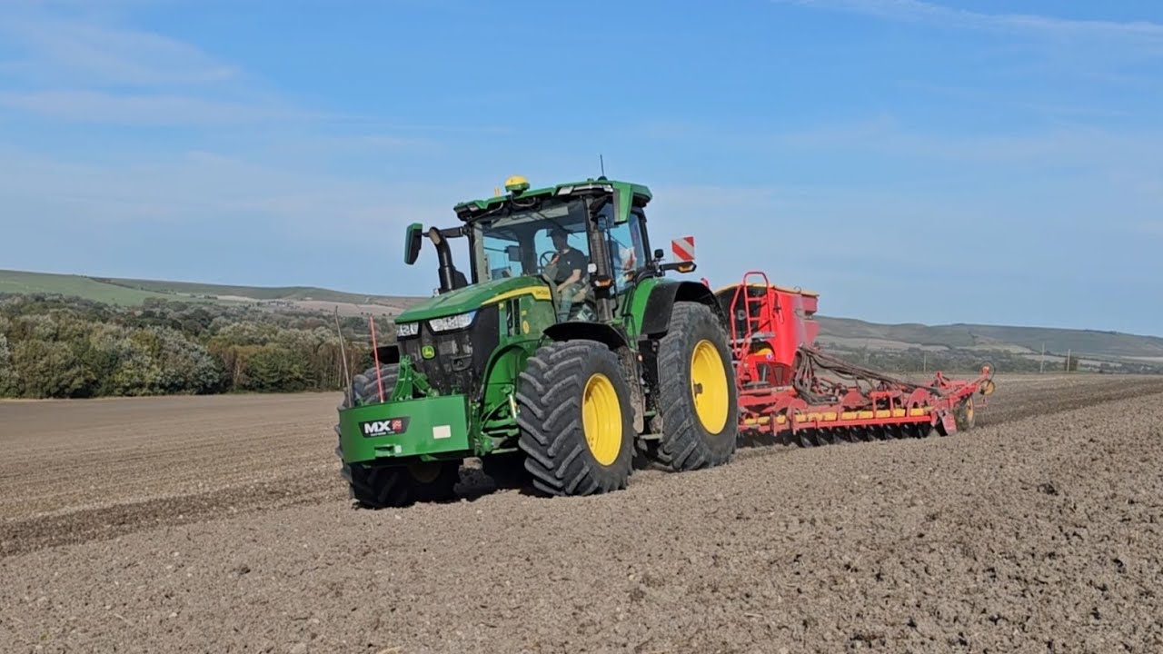 John Deere 7R.310 with Vaderstad Rapid and John Deere 6R.185 with Dalbo Powerroll 1230 HD