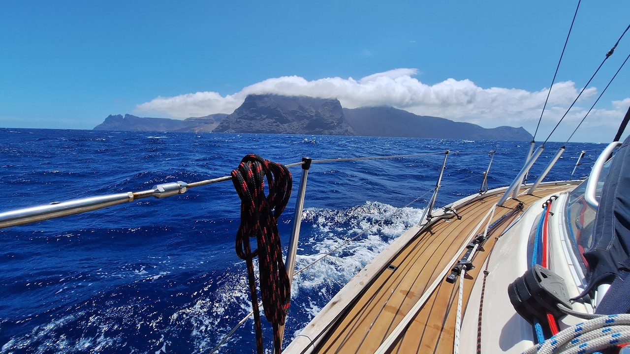 68 - A passage to the middle of the South Atlantic Ocean to St Helena