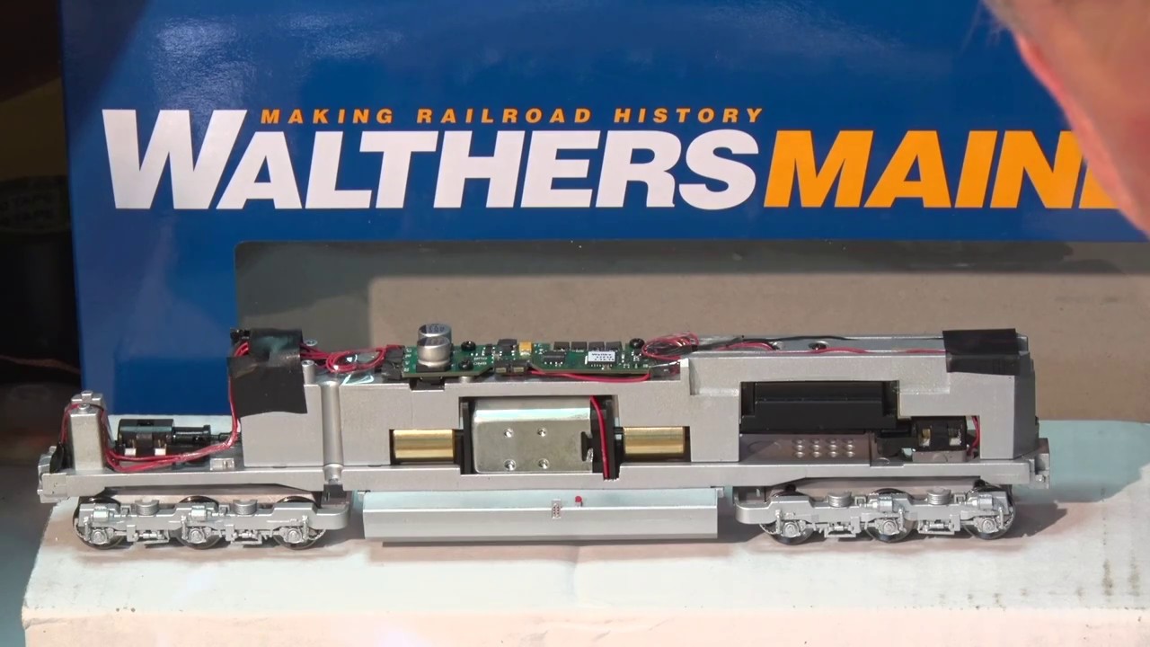 Walthers SD70 ACe review and Helical gears explained.