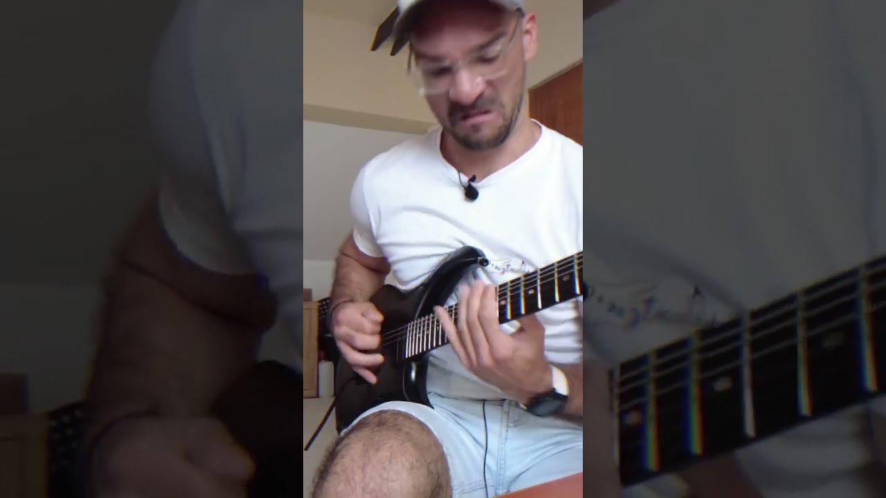 Rubcsics Ricsi git&aacute;rj&aacute;n pr&oacute;b&aacute;lkozom 🤘🔥😎 #short #rubcsicsricsi #koroditomi
