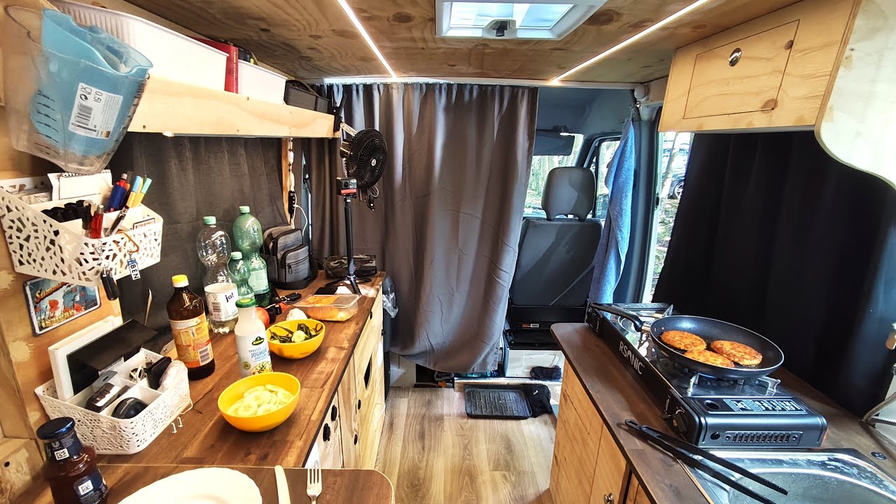 meine Küche im Campervan - Urlaub im selbstausgebauten Mercedes Sprinter | Ben am Leben
