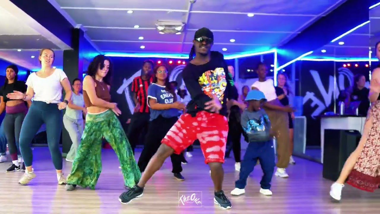 Just a dance in my favorite pants in Kenya! #kenyatravel #nairobi #danceclass #solotravel
