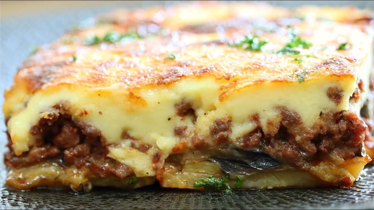 MUSACA GRECEASCĀ - cu vinete,cartofi, carne de vitã si sos Bechamel | GREEK MOUSSAKA