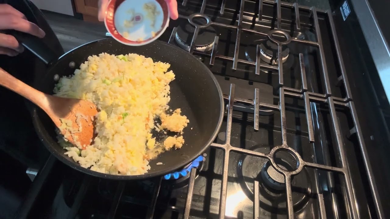 How to Make garlic butter egg fried rice 