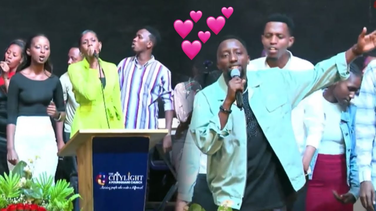 #HWM 🎤 YONGEYE KUNEZEZA ABERA MUNDIRIMBO ZABO ZIKUNZWE nshyashya Pianist merci 🎹 BISHOP Biramurenze😘